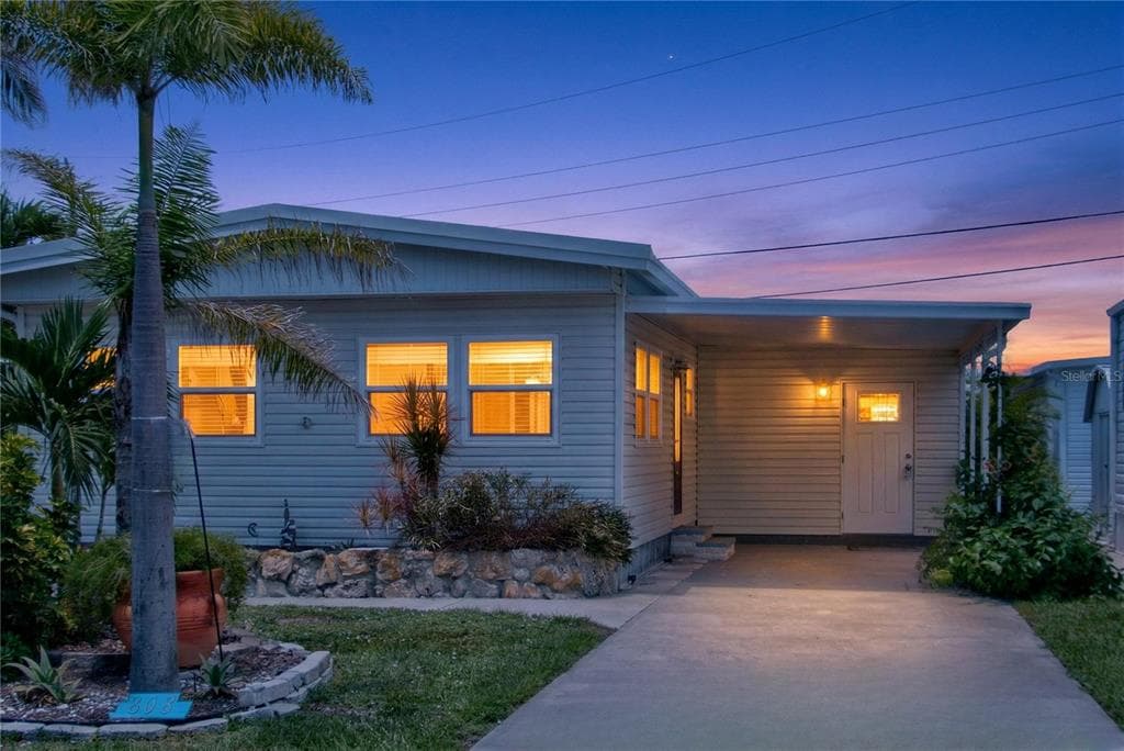 808 S GREEN CIRCLE, VENICE, FL 34285