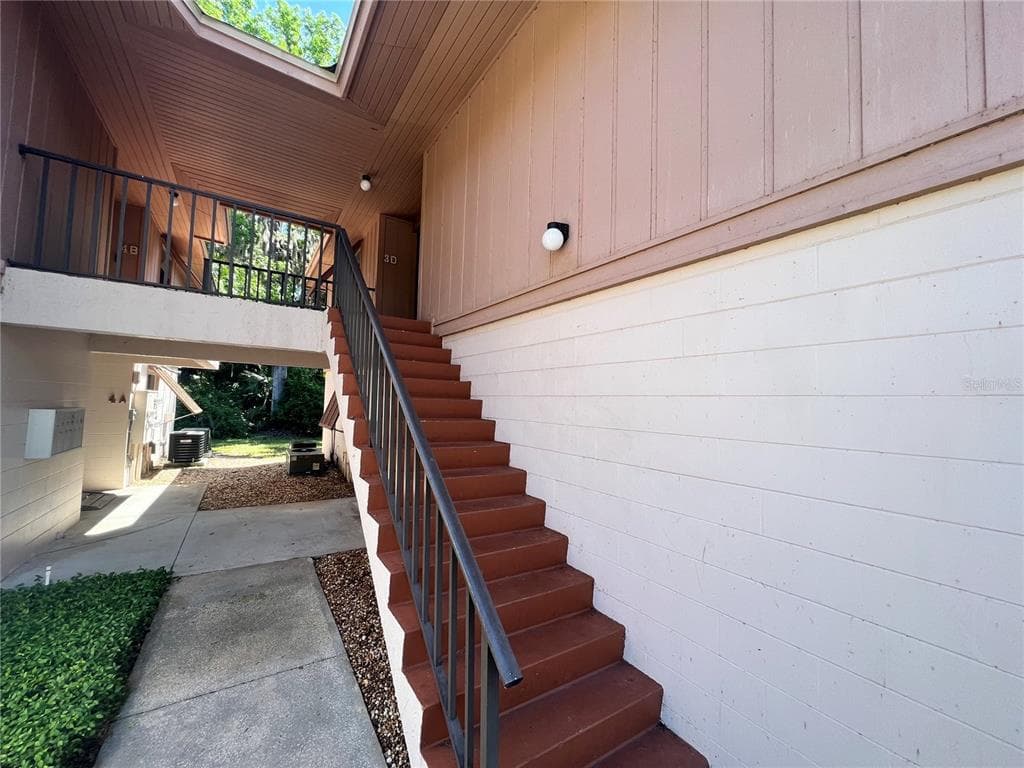 100 SWEETGUM WOODS COURT # 3D, DELTONA, FL 32725