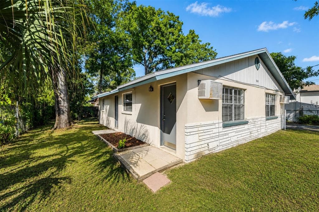 9610 N 12TH STREET, TAMPA, FL 33612