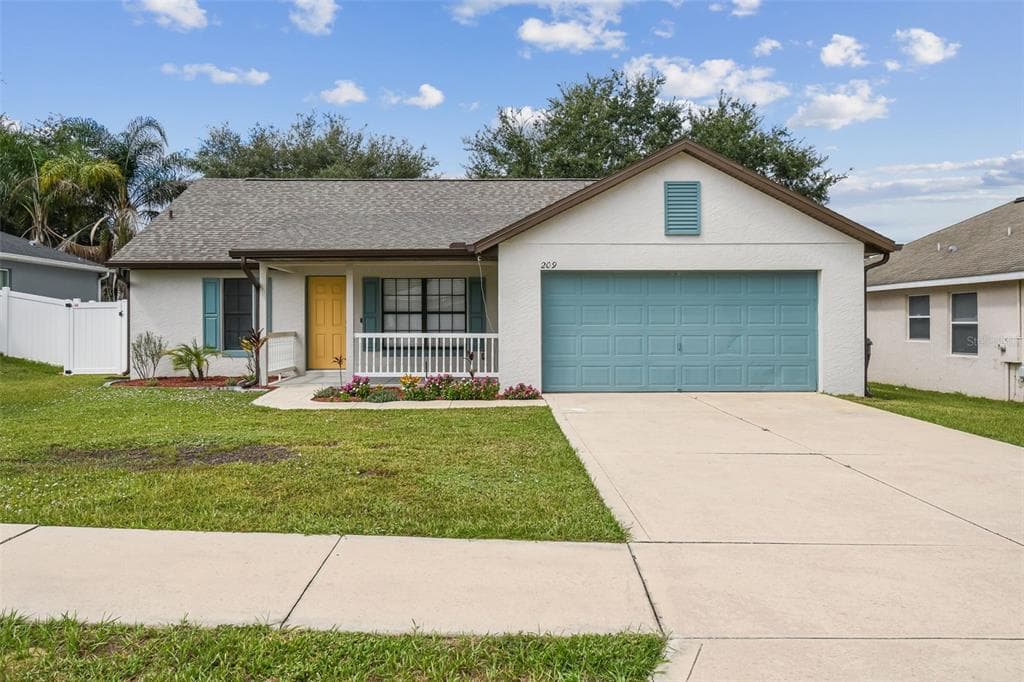 209 GOLDIE STREET, LEESBURG, FL 34748