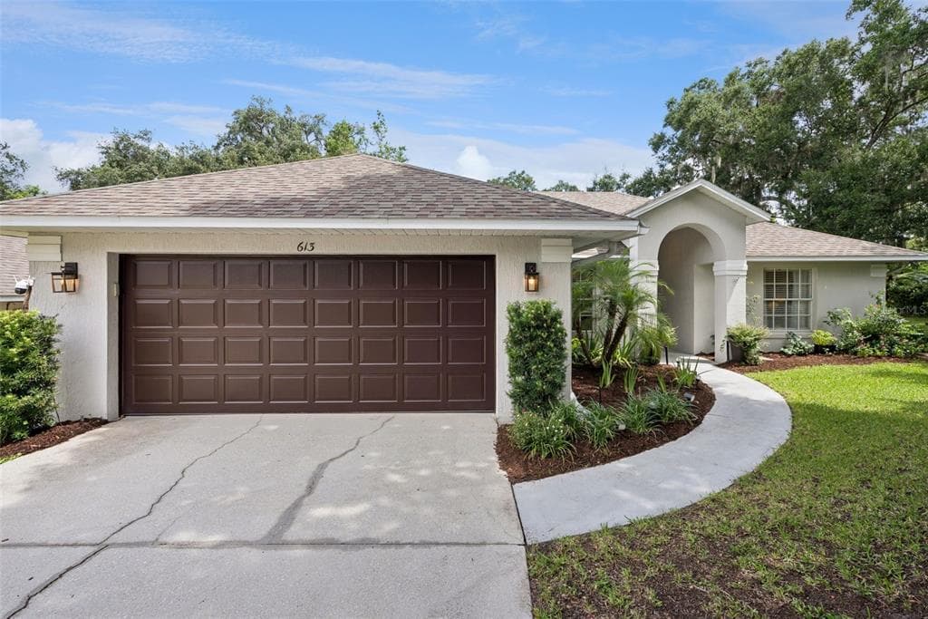 613 HURON PLACE, MOUNT DORA, FL 32757