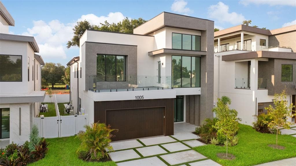 1005 W BRADDOCK STREET, TAMPA, FL 33603