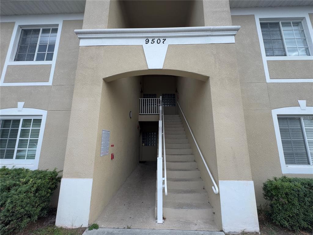 9507 AMBERDALE COURT # 201, RIVERVIEW, FL 33578