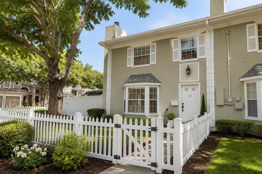 3323 W SWANN AVENUE, TAMPA, FL 33609