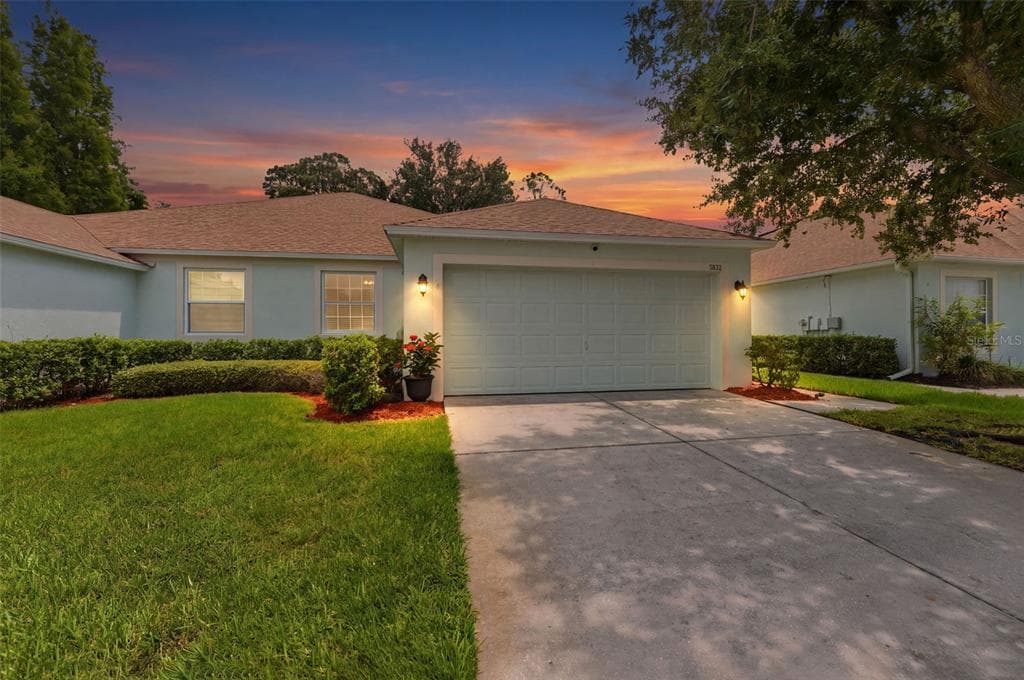 5852 AUTUMN SHIRE, ZEPHYRHILLS, FL 33541