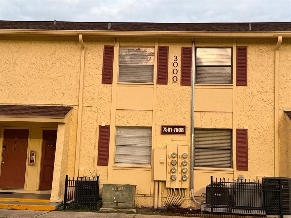 7501 GALLINETA COURT, TAMPA, FL 33615