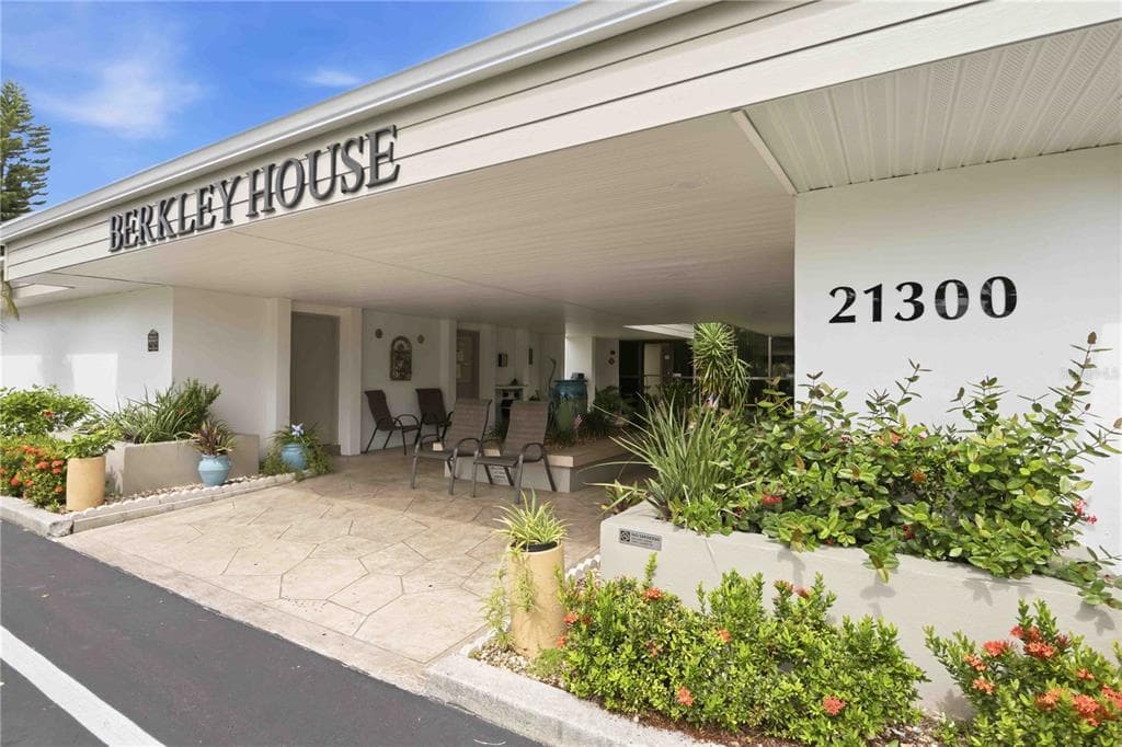 21300 BRINSON AVENUE # 201, PORT CHARLOTTE, FL 33952