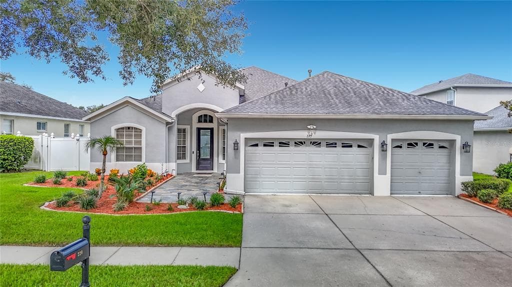 220 RONJA LANE, VALRICO, FL 33594
