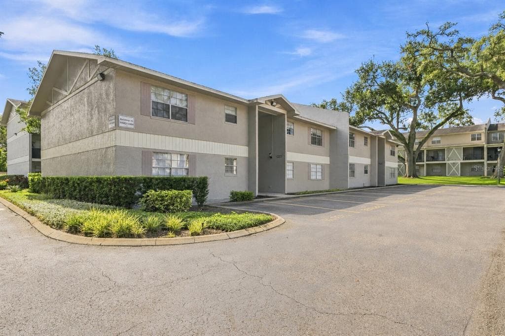 14462 REUTER STRASSE CIRCLE # 607, TAMPA, FL 33613