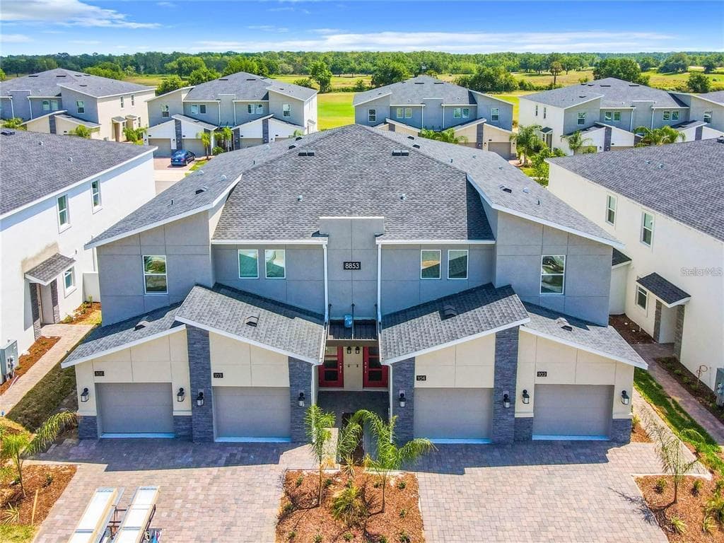8853 CABOT CLIFFS DRIVE # 104, DAVENPORT, FL 33896