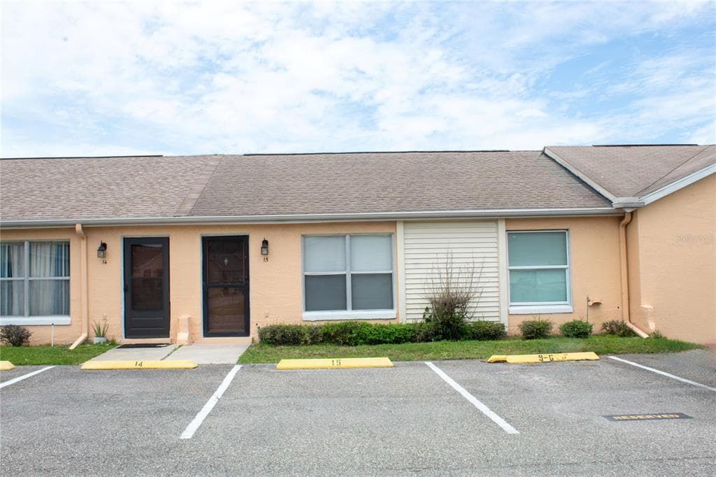 15 W COUNTRY COVE, KISSIMMEE, FL 34743