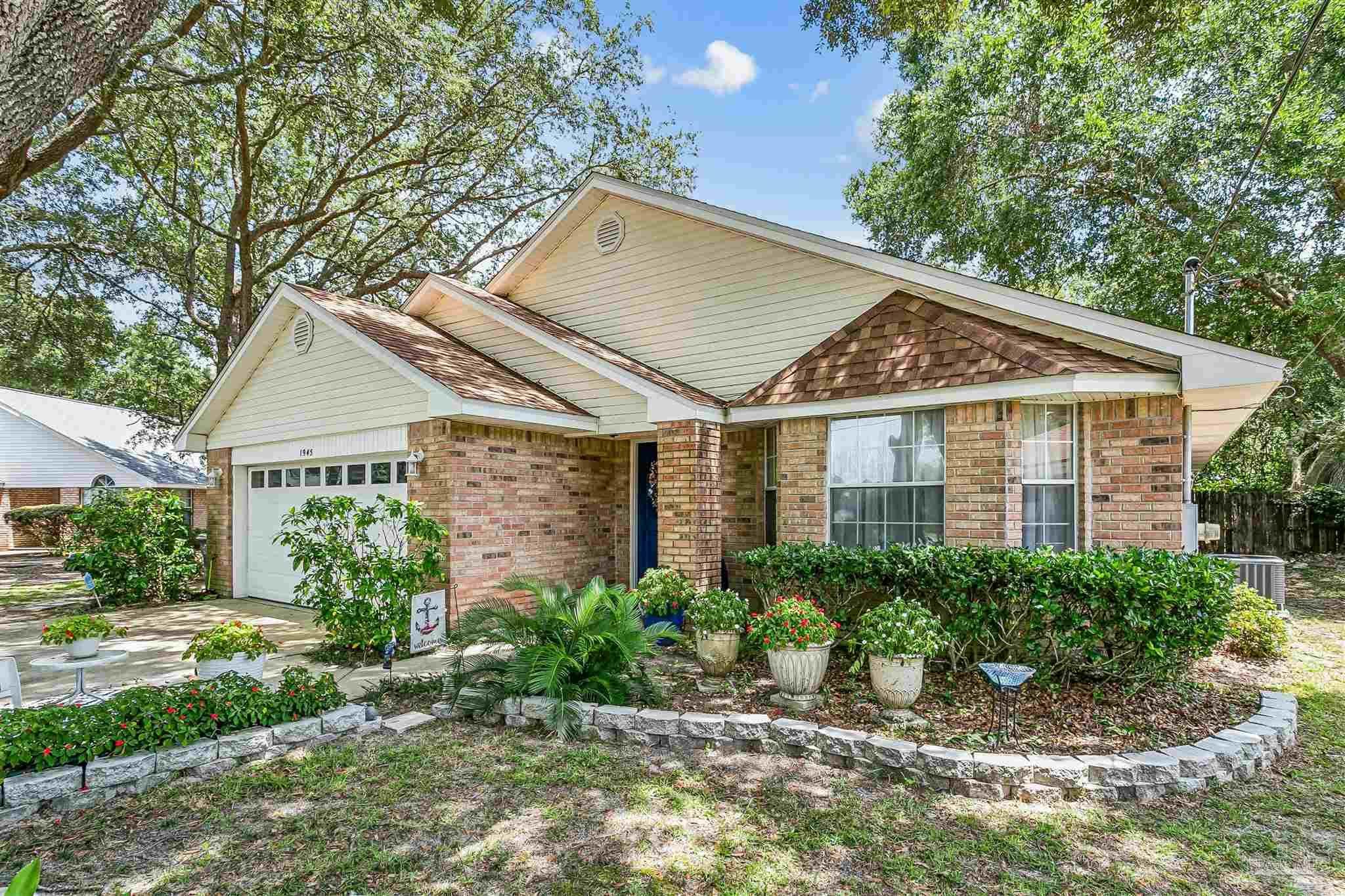 1945 Dunlap St, Pensacola, FL 32507