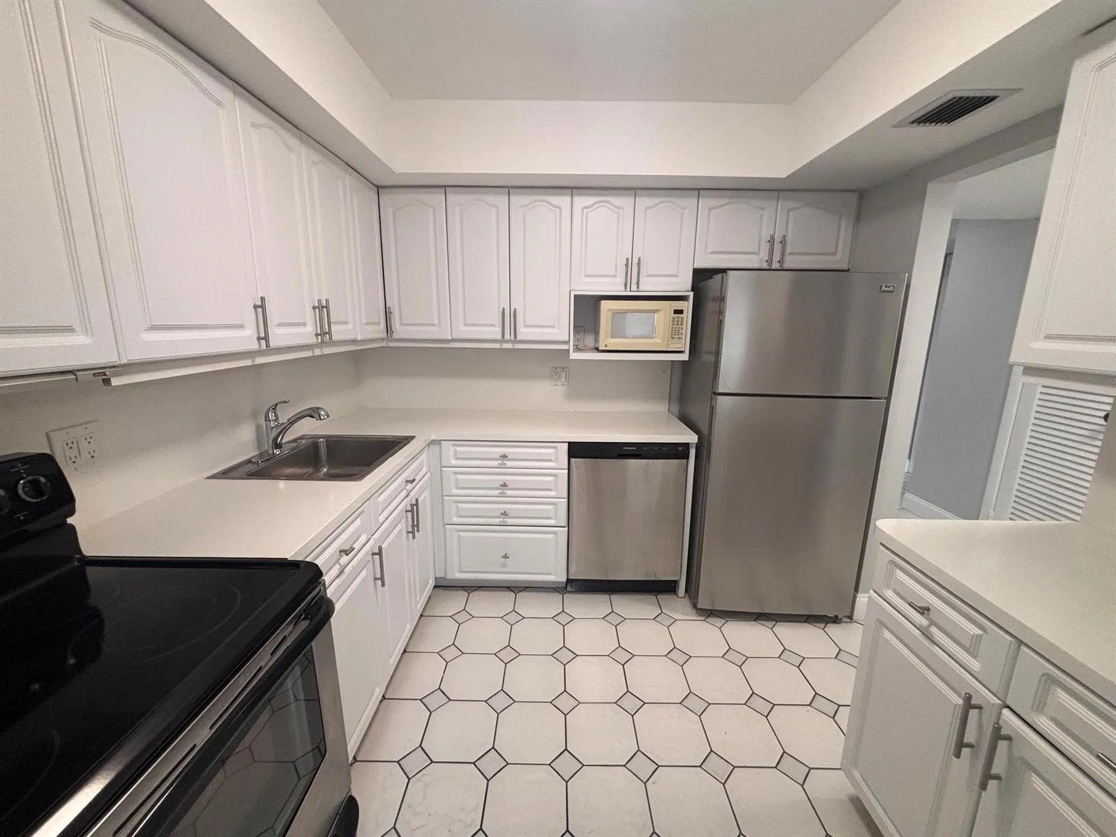 6100 S Falls Circle Drive # 204, Lauderhill, FL 33319