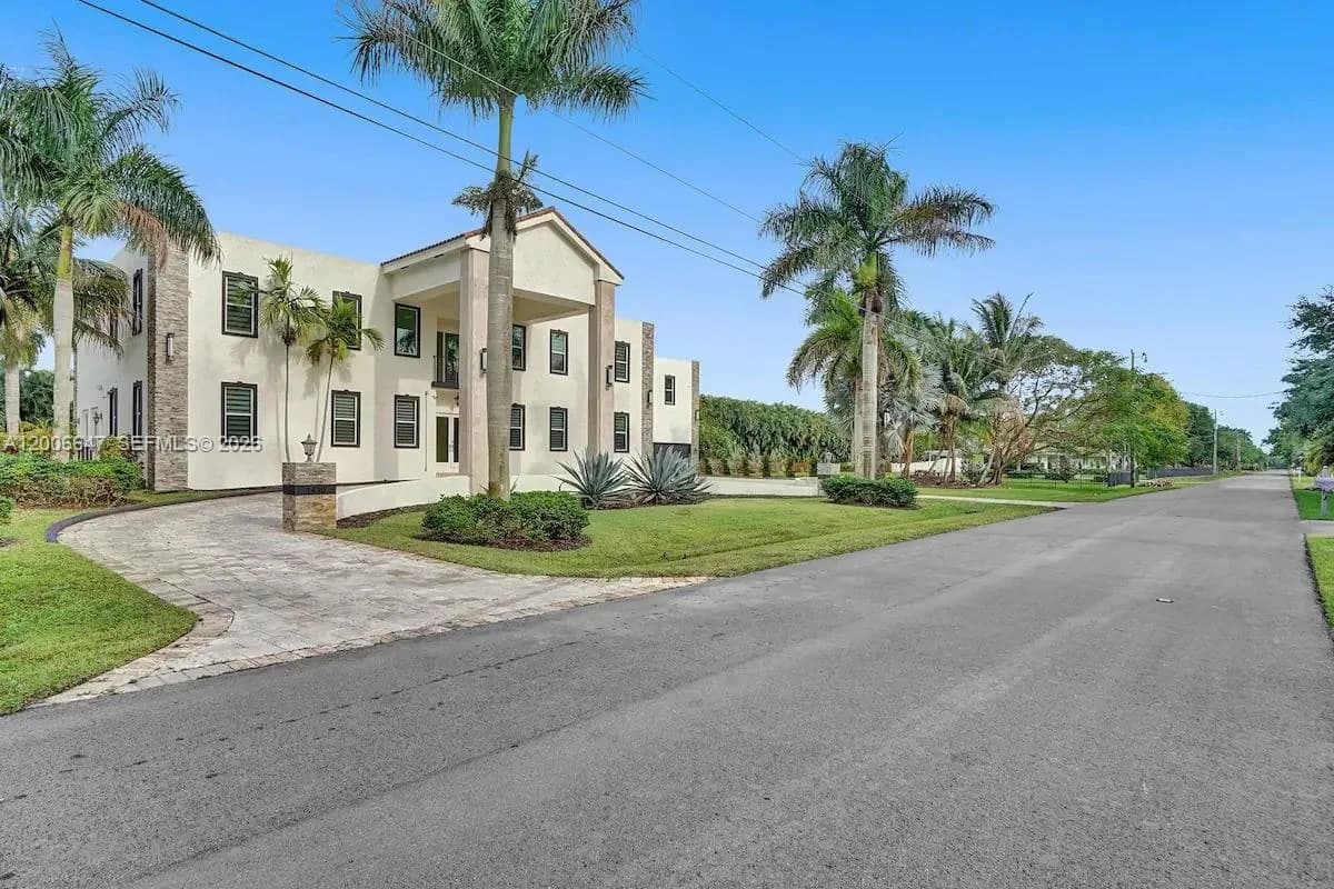 1430 NW 114th Ave # ., Plantation, FL 33323