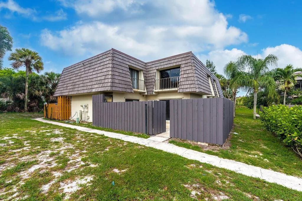 1773 N Congress Avenue, West Palm Beach, FL 33401