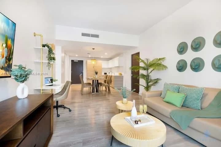 777 N Ocean Dr # N521, Hollywood, FL 33019