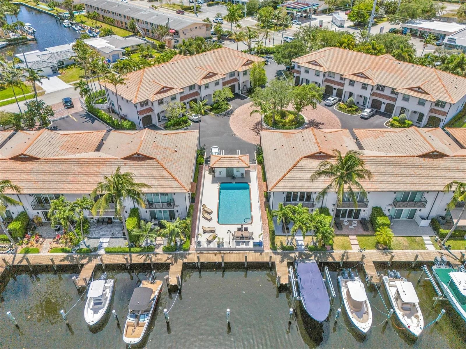 1327 SE 3rd Avenue, Pompano Beach, FL 33060