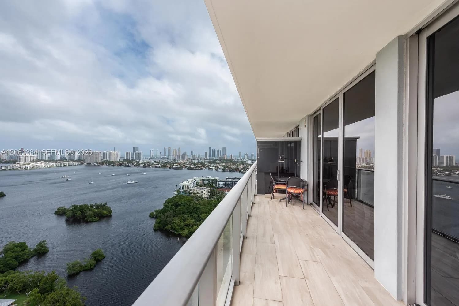 16385 Biscayne Blvd # 2904, North Miami Beach, FL 33160