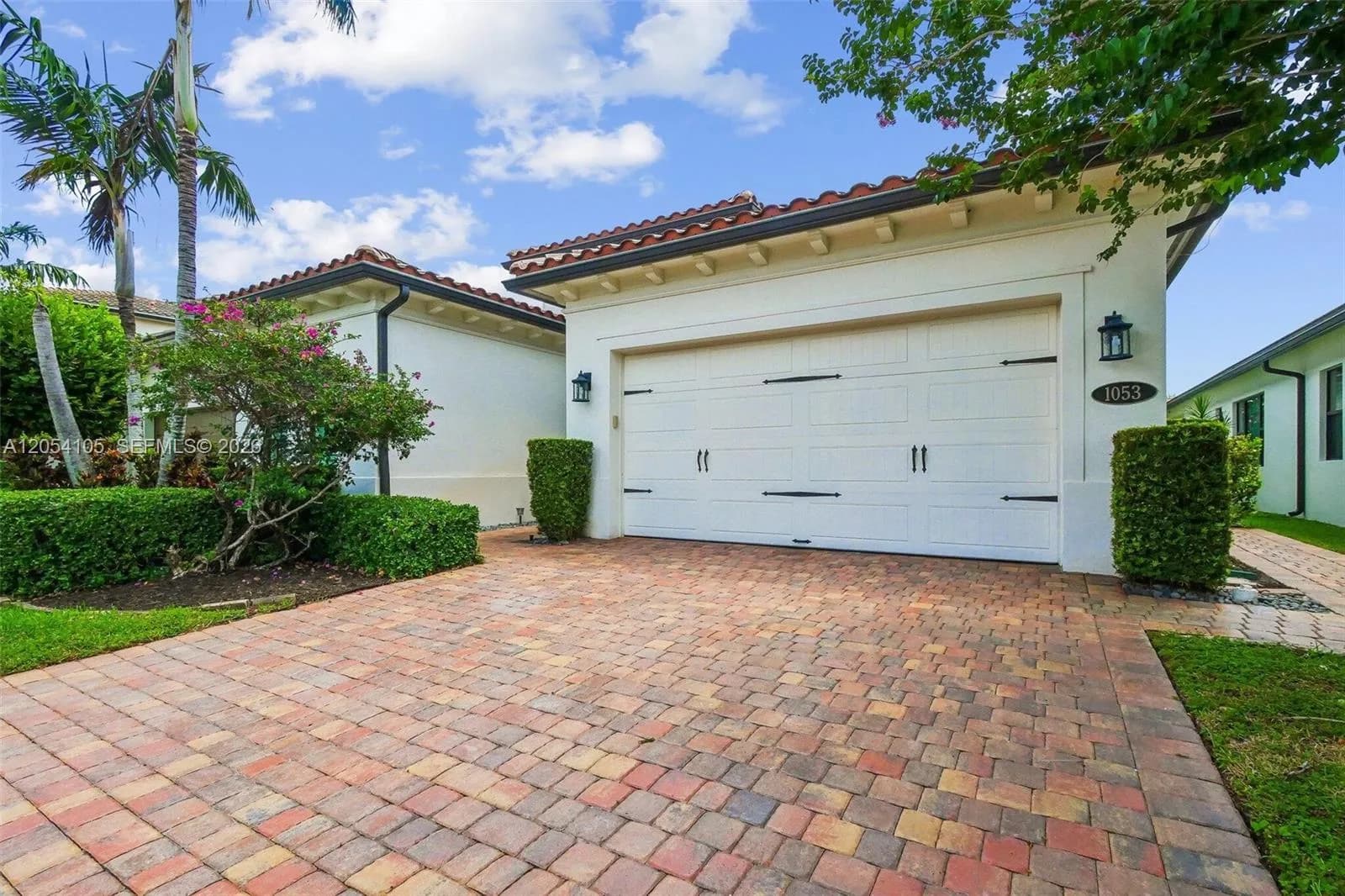 1053 SW 113th Way, Pembroke Pines, FL 33025