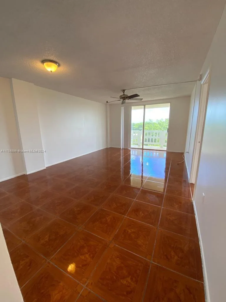 15600 NW 7th Ave # 520, Miami, FL 33169