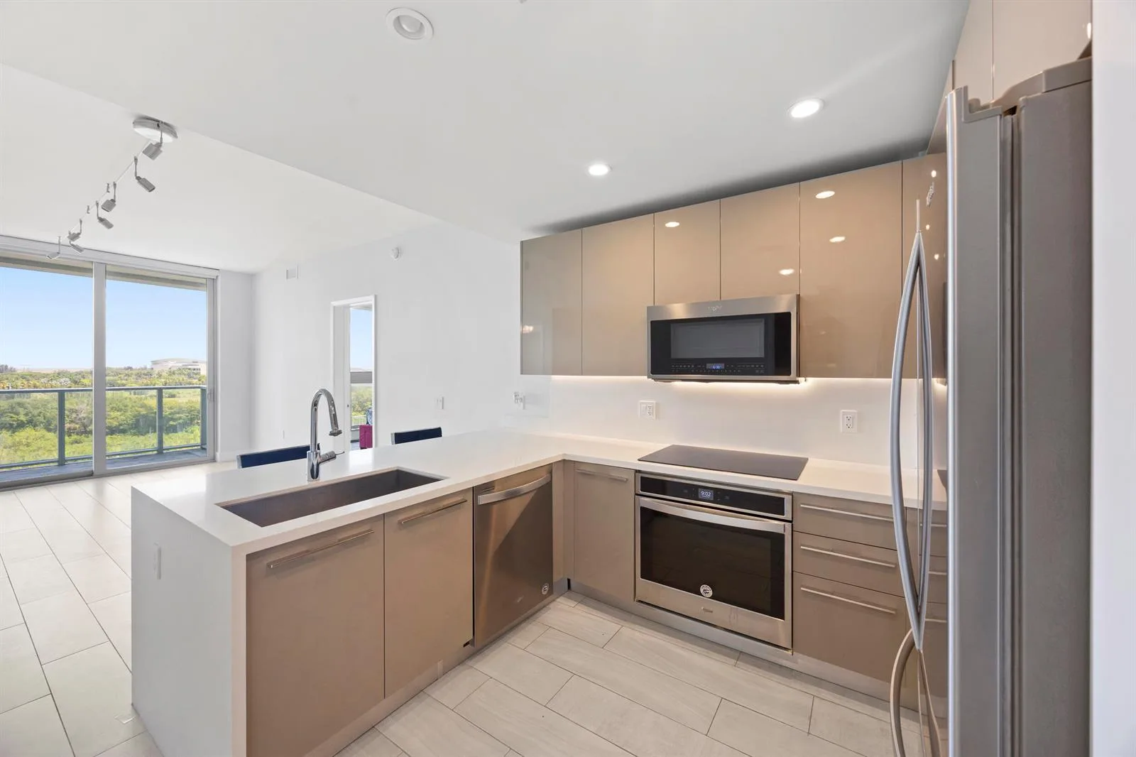2000 Metropica Way # 802, Sunrise, FL 33323