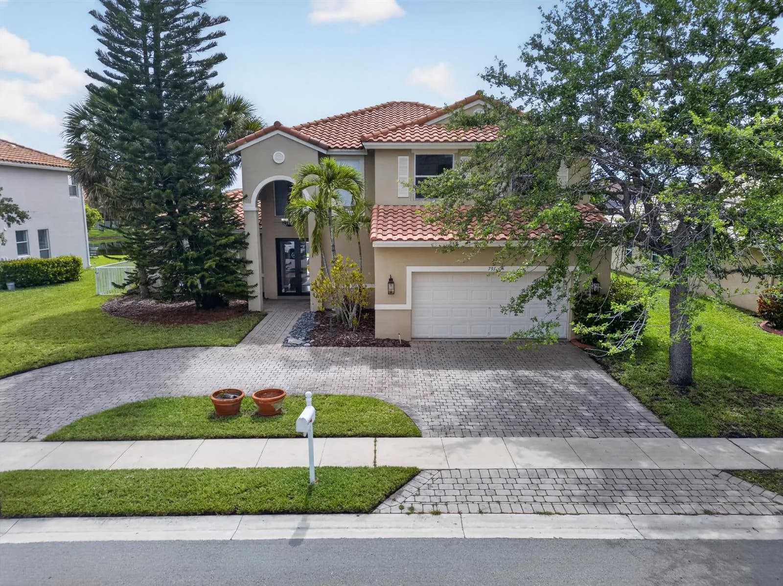 791 SW 191st Avenue, Pembroke Pines, FL 33029