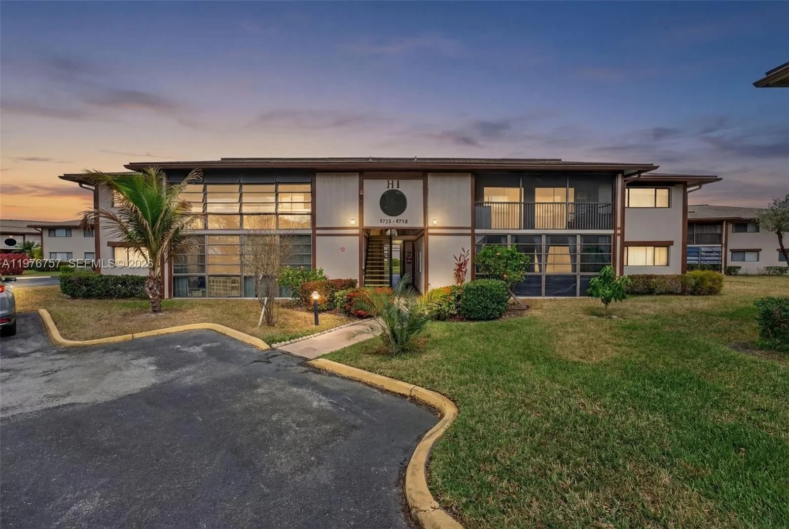 9748 S Belfort Cir # 201, Tamarac, FL 33321