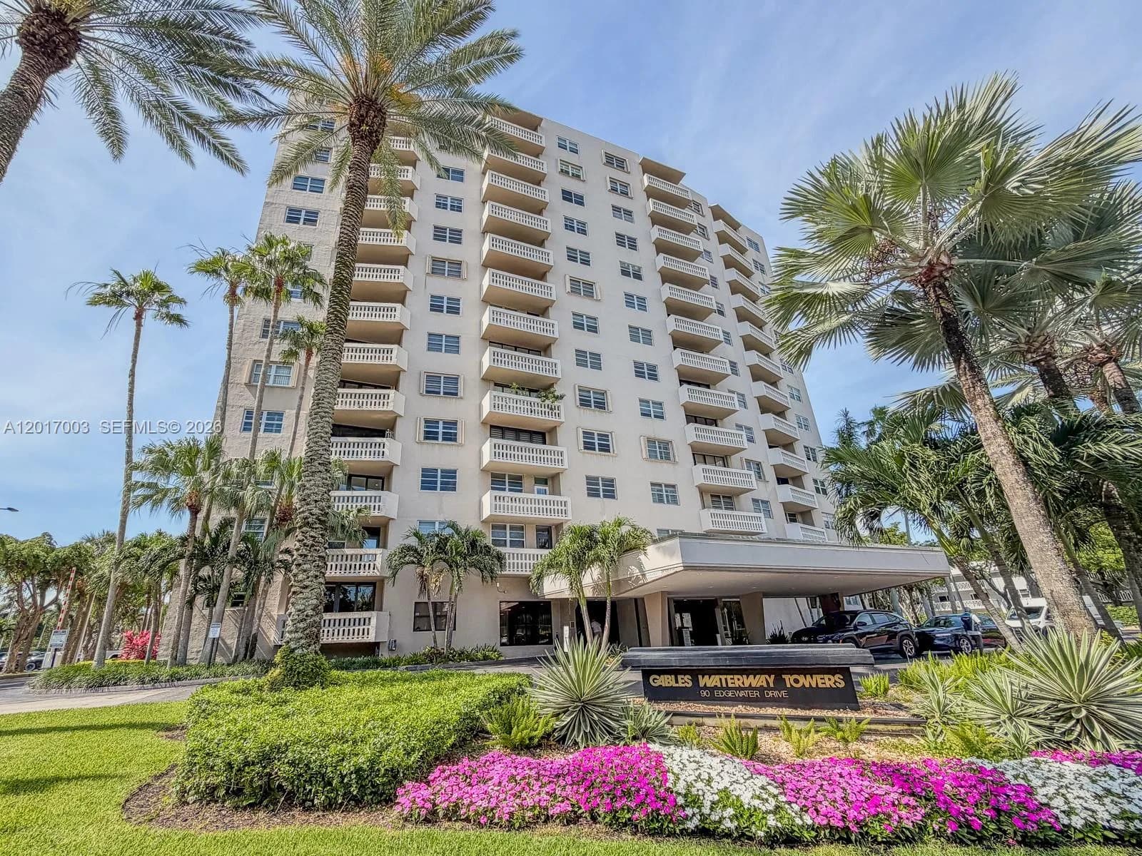 90 Edgewater Dr # 114, Coral Gables, FL 33133