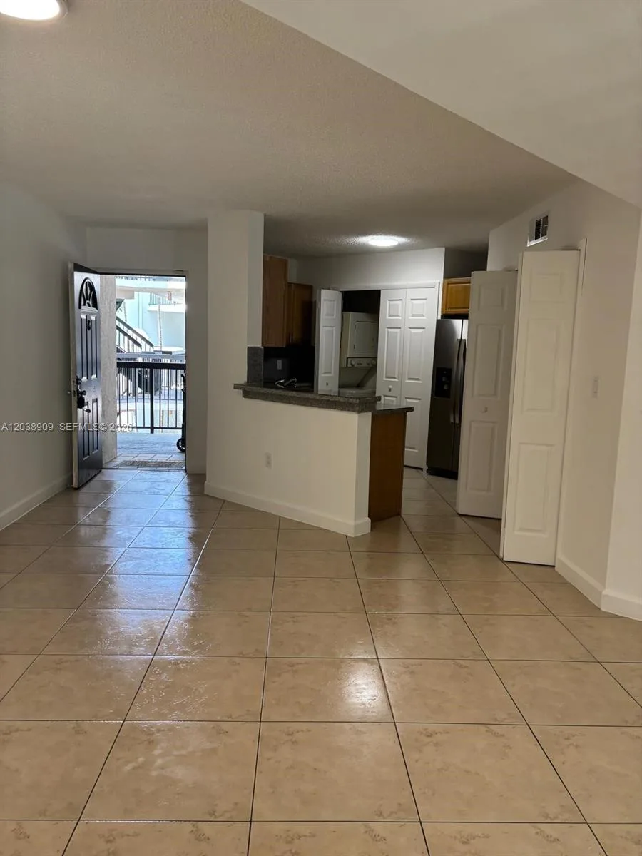 6276 NW 186th St # 204, Hialeah, FL 33015
