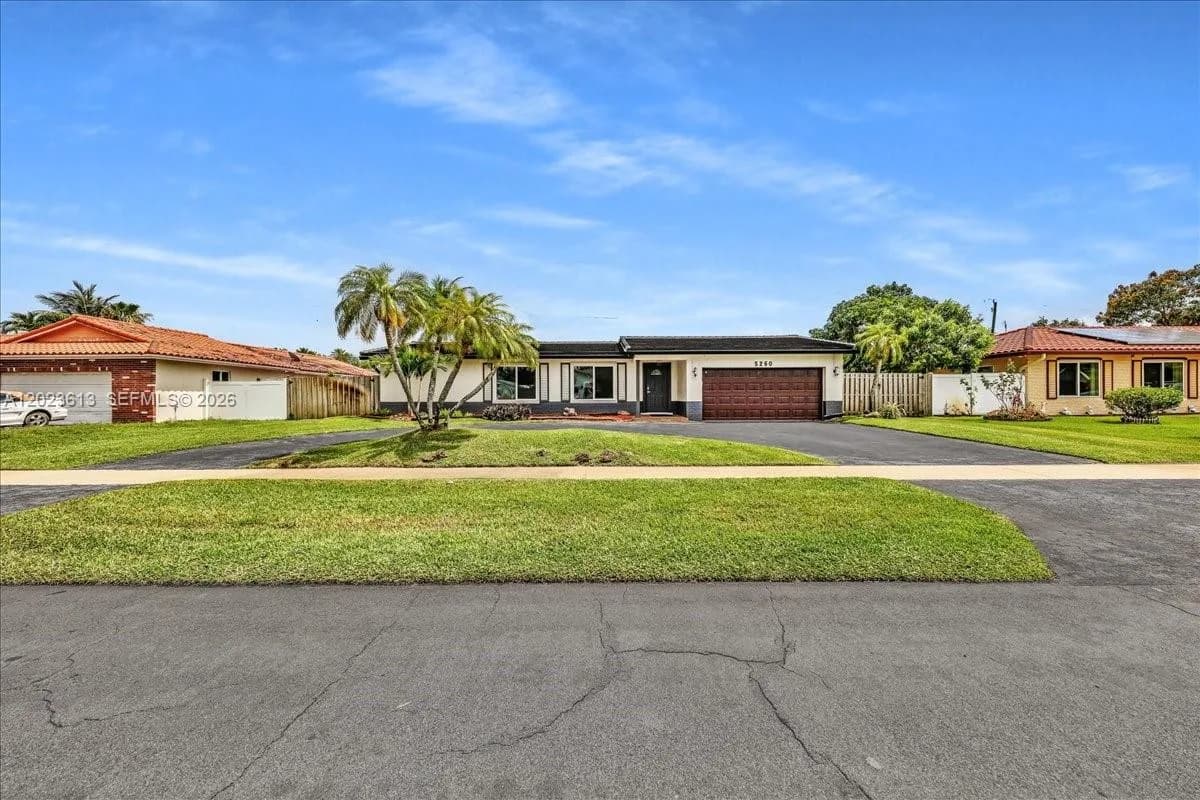 5260 SW 10th Ct, Plantation, FL 33317