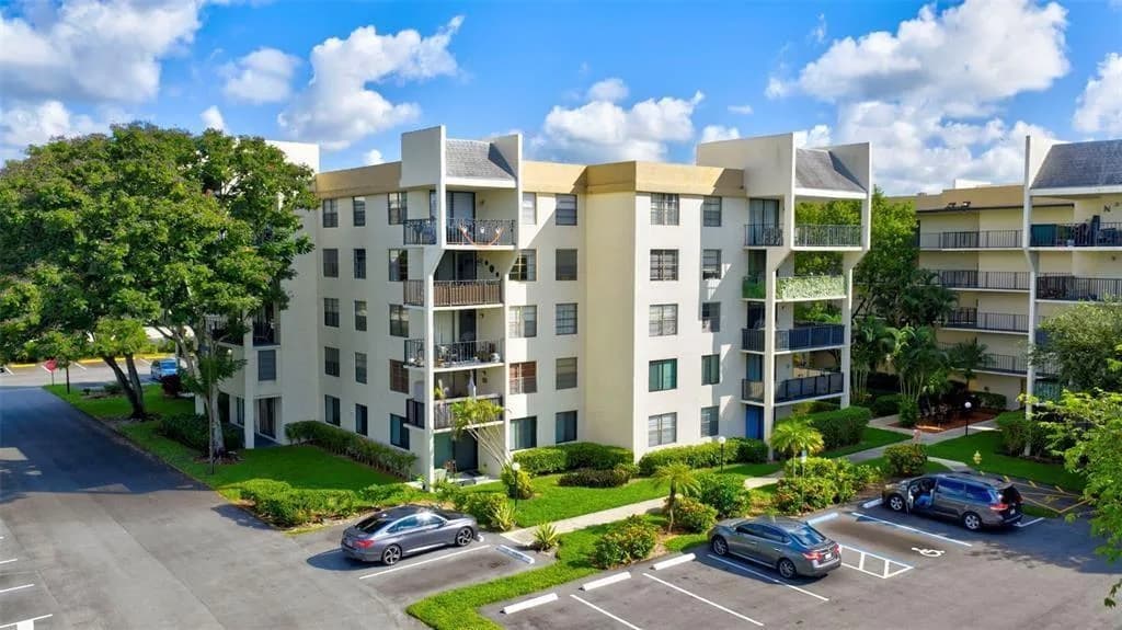 6190 Woodlands Boulevard # 107, Tamarac, FL 33319