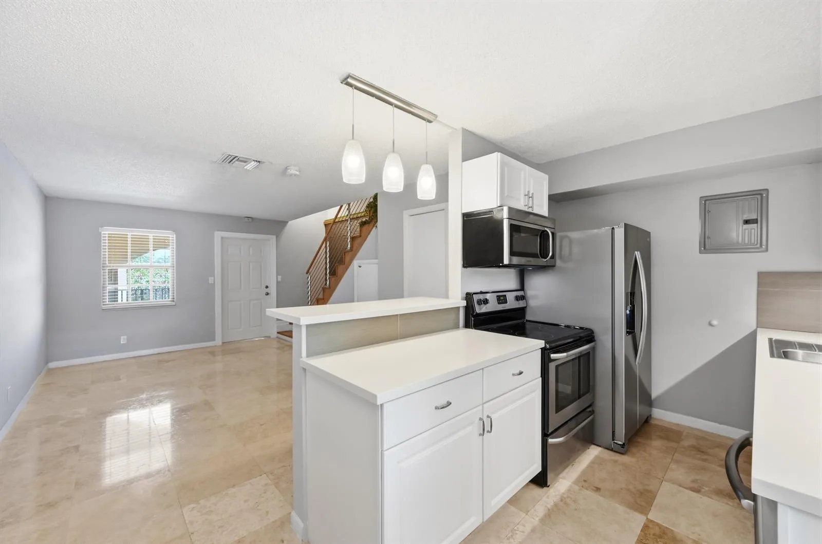 905 NE 28th Street # 206, Wilton Manors, FL 33334