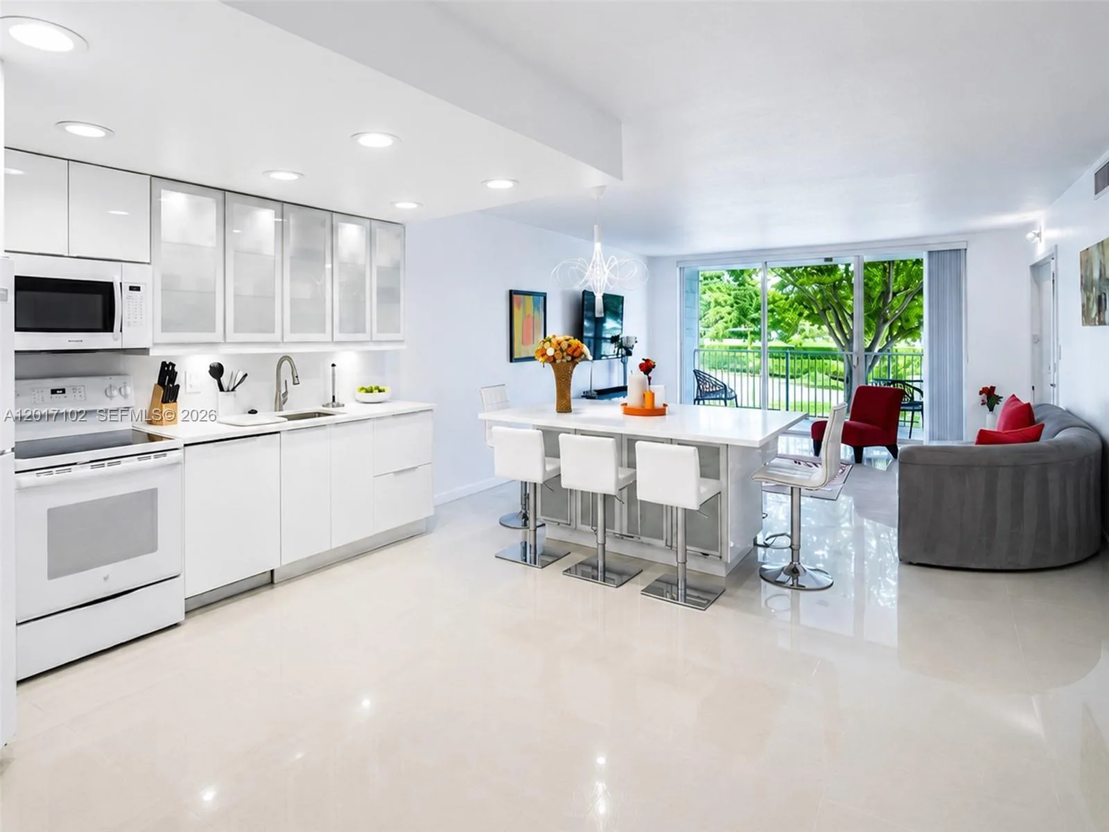 3051 S Palm Aire Dr # 201, Pompano Beach, FL 33069