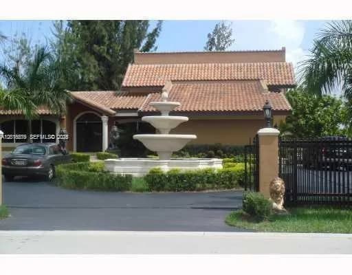 12425 SW 43rd St, Miami, FL 33175