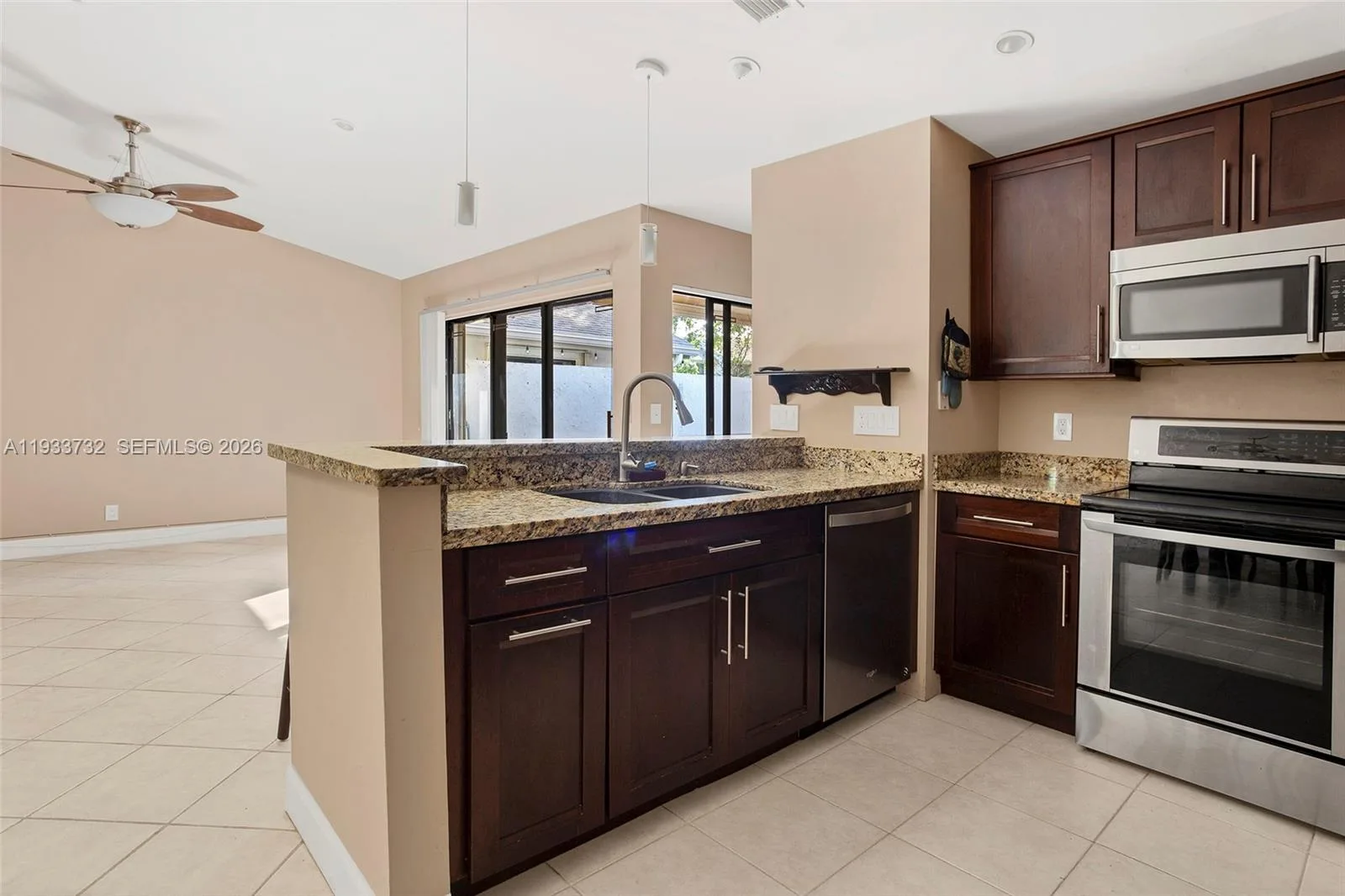 3074 S Oakland Forest Dr # 702, Oakland Park, FL 33309