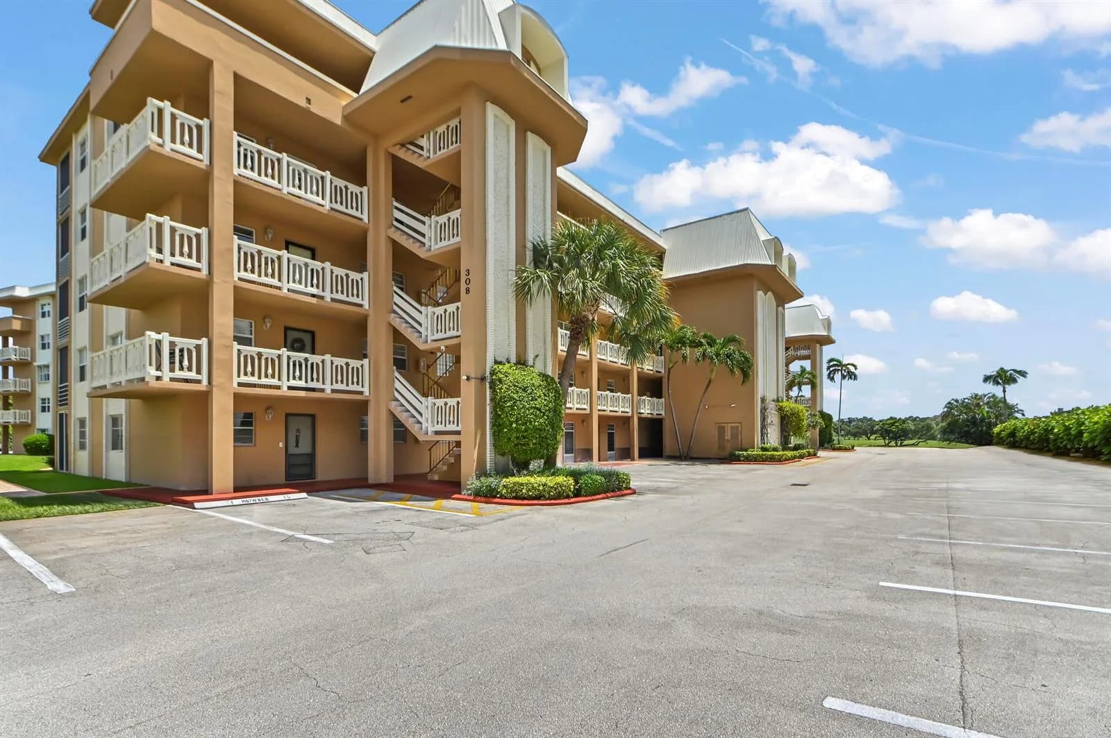 308 Golfview Road # 101, North Palm Beach, FL 33408