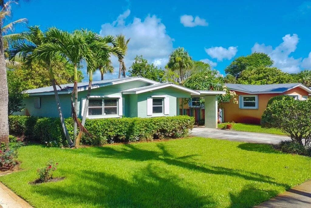 262 SE Monterey Avenue, Stuart, FL 34996