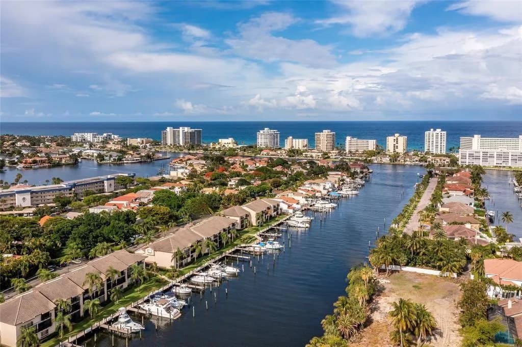 270 Captains Walk # 310, Delray Beach, FL 33483