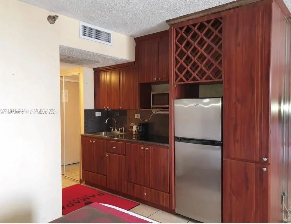 19201 Collins Ave # 428, Sunny Isles Beach, FL 33160