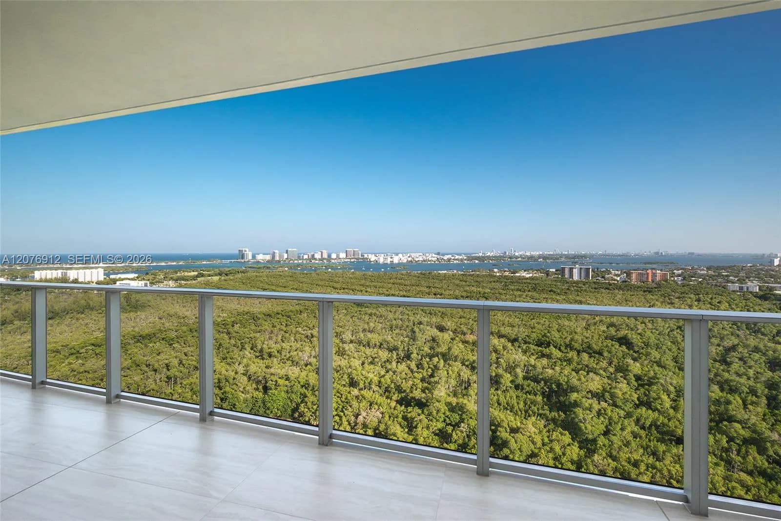 2411 Laguna Circle # 2402, North Miami, FL 33181