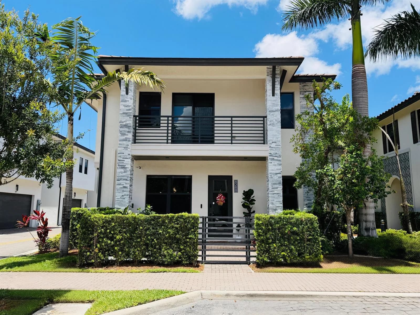 8288 NW 44th Terrace, Doral, FL 33166