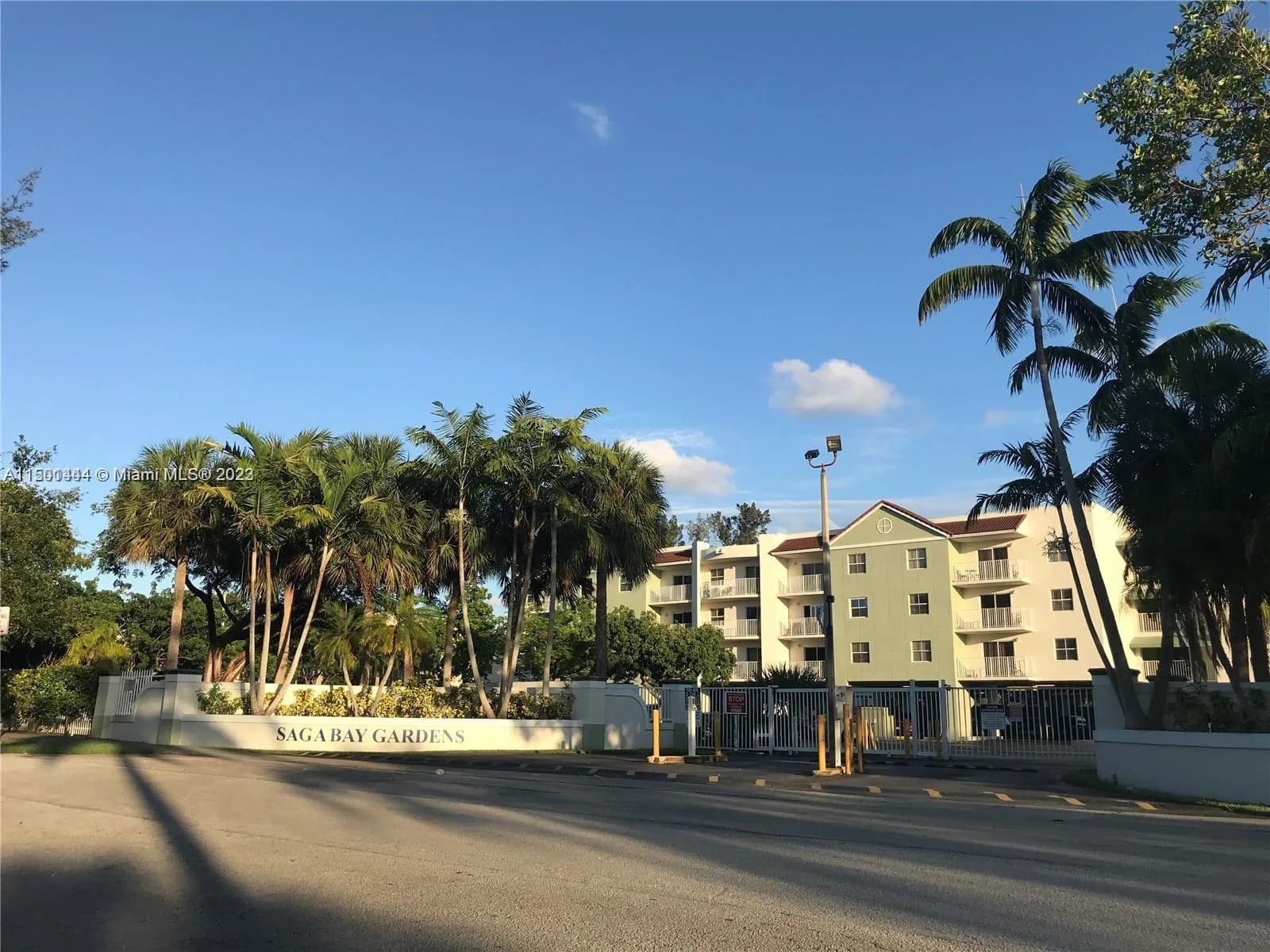8260 SW 210th St # 220, Cutler Bay, FL 33189