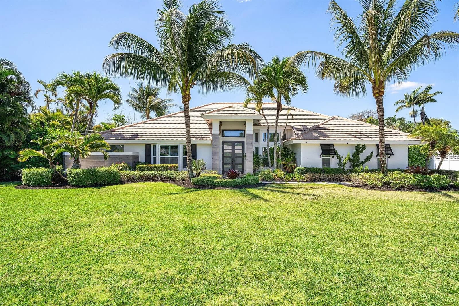 916 SW 37th Court, Boynton Beach, FL 33435