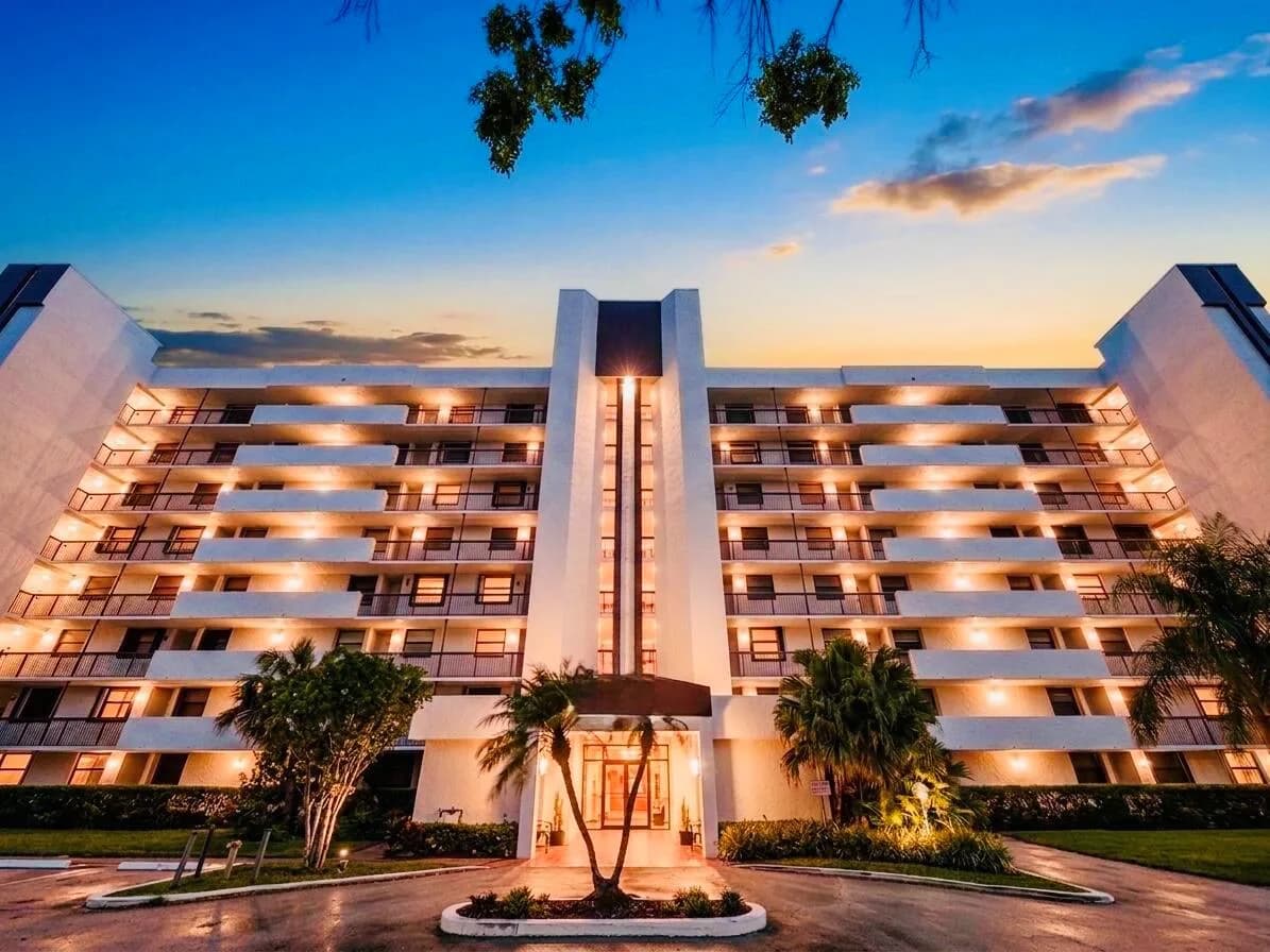 1266 S Military Trail # 561, Deerfield Beach, FL 33442