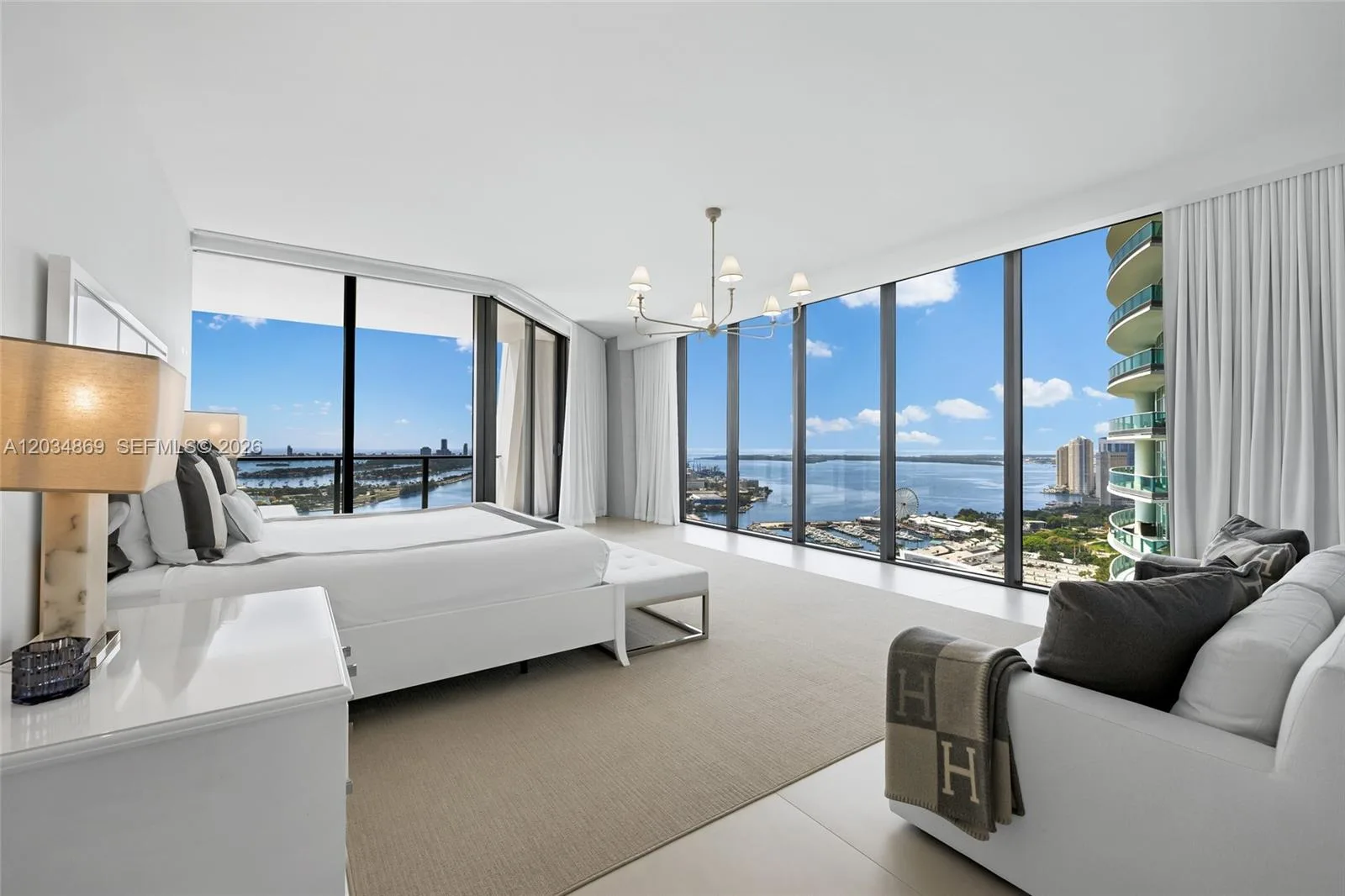 1000 Biscayne Blvd # 3701, Miami, FL 33132