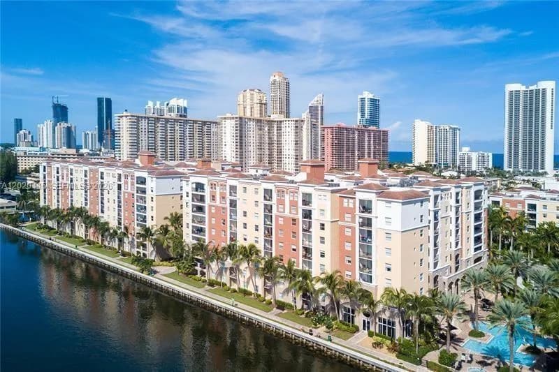 17150 N Bay Rd # 2808, Sunny Isles Beach, FL 33160
