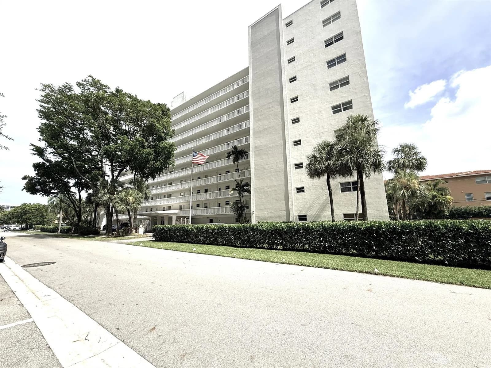 2555 NE 11TH Street # 303, Fort Lauderdale, FL 33304