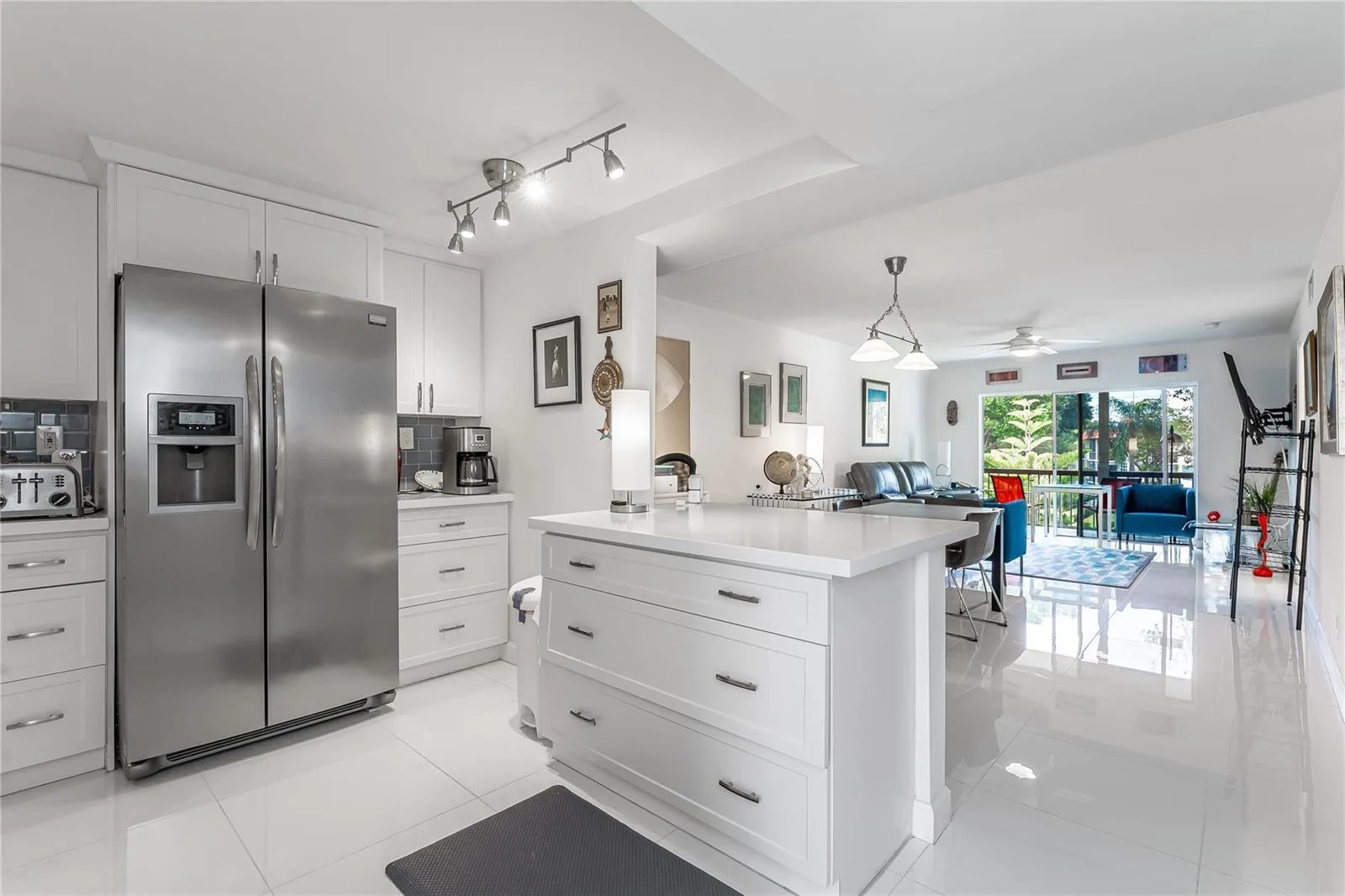 811 S Hollybrook Drive # 301, Pembroke Pines, FL 33025