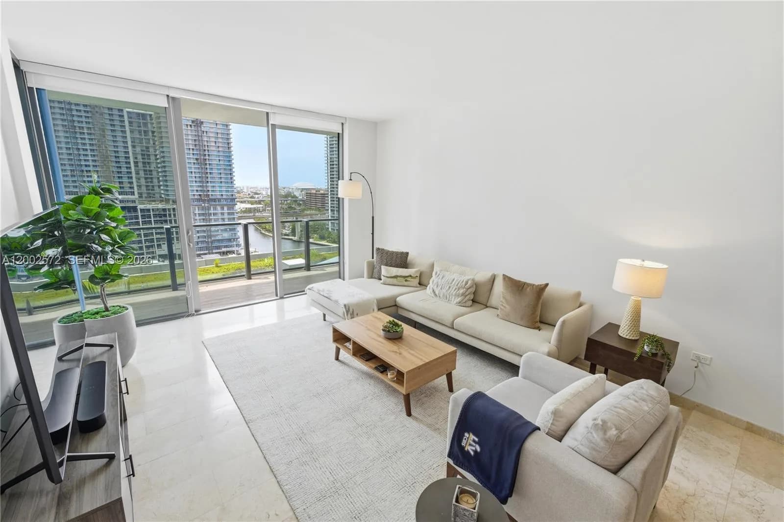 68 SE 6th St # 1106, Miami, FL 33131