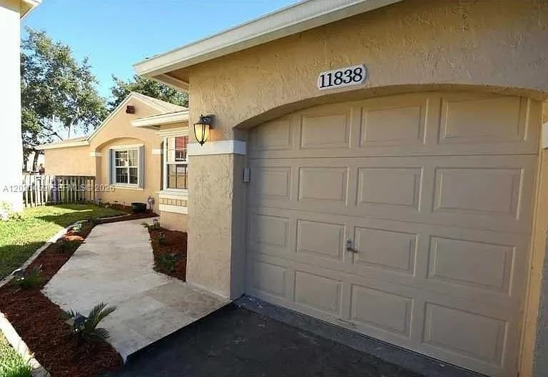 11838 NW 13th St, Pembroke Pines, FL 33026